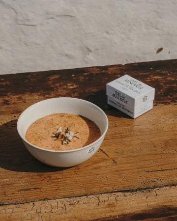 Salmorejo con flor de sal de hierbas de Menorca