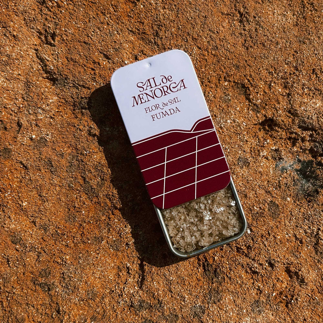 Latita Flor de Sal Fumada 7 g, slide tin Menorca