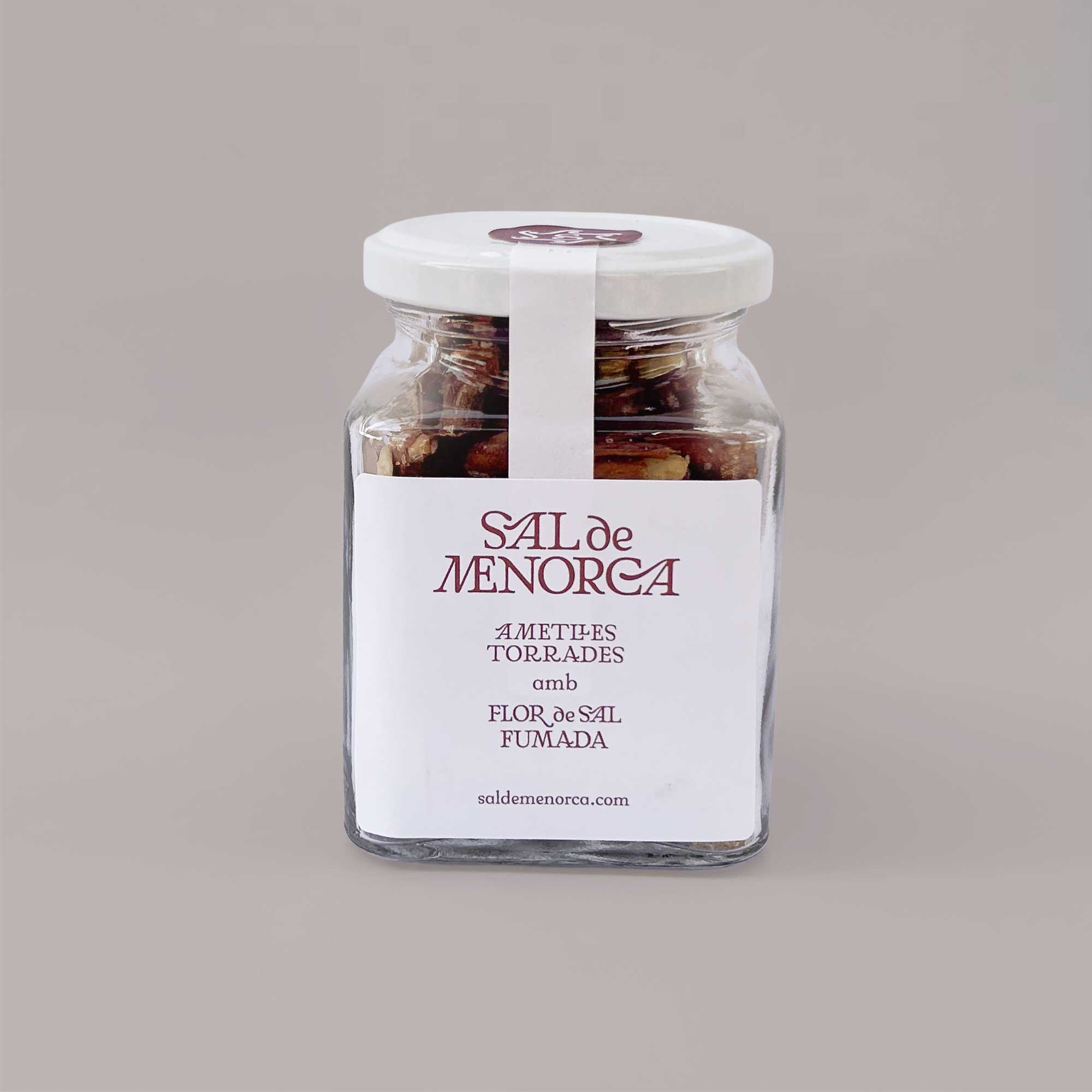 Almendra tostada con flor de sal ahumada 130 g Sal de Menorca, bote de cristal