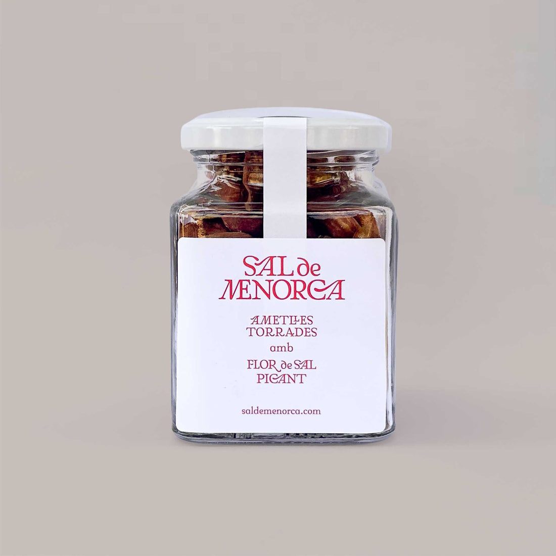 Almendra tostada con flor de sal picante 130 g Sal de Menorca, bote de cristal