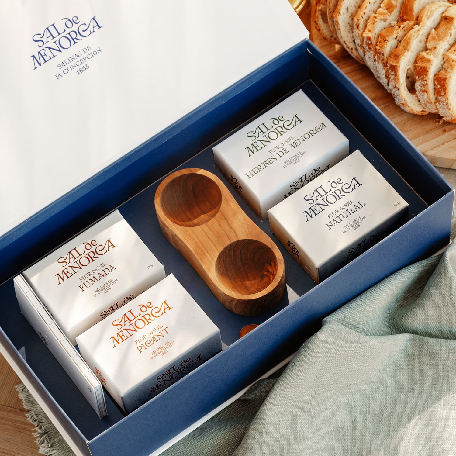 Cofre regalo edicion Madera Sal de Menorca, contenido completo
