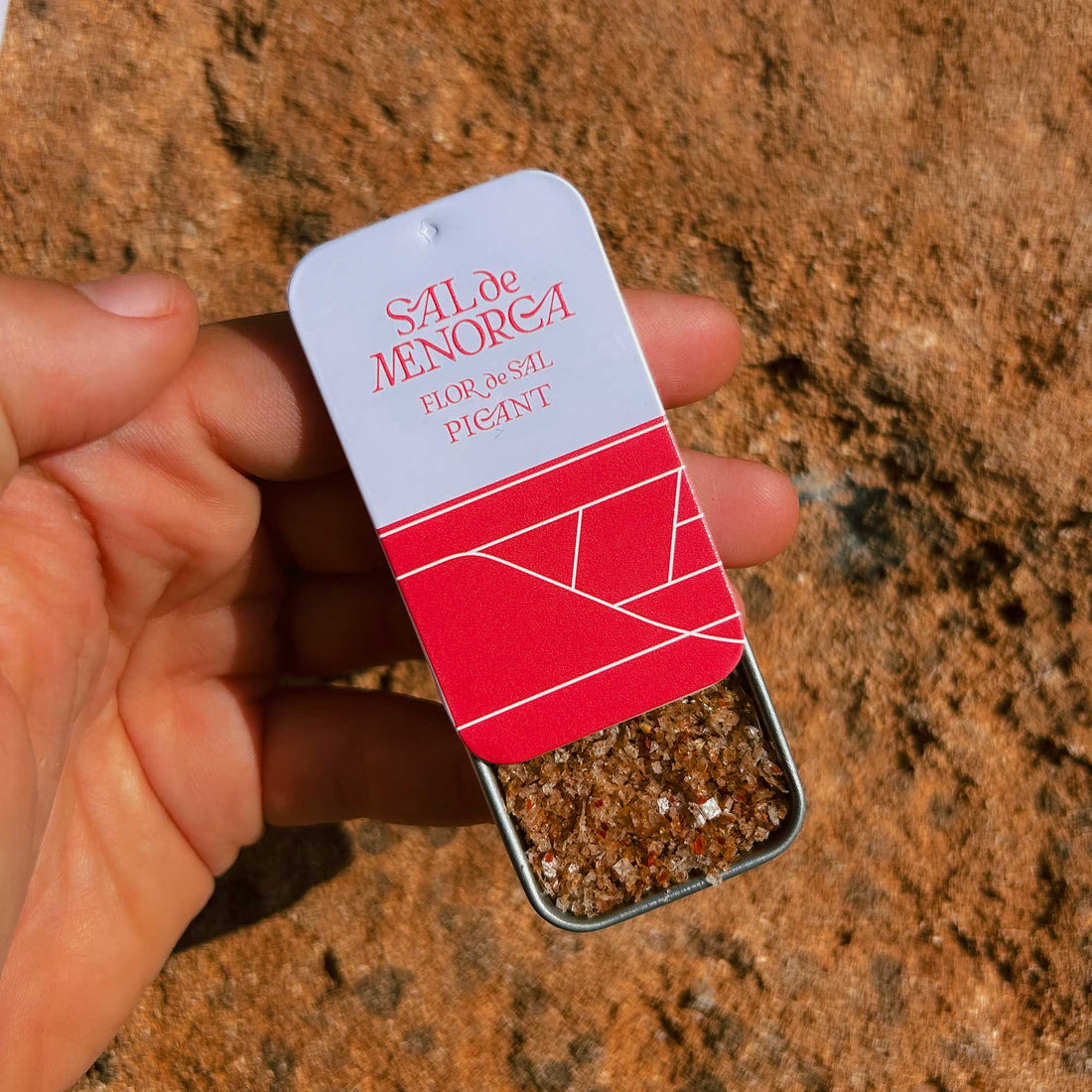 Latita Flor de Sal Picant 7 g, slide tin Menorca